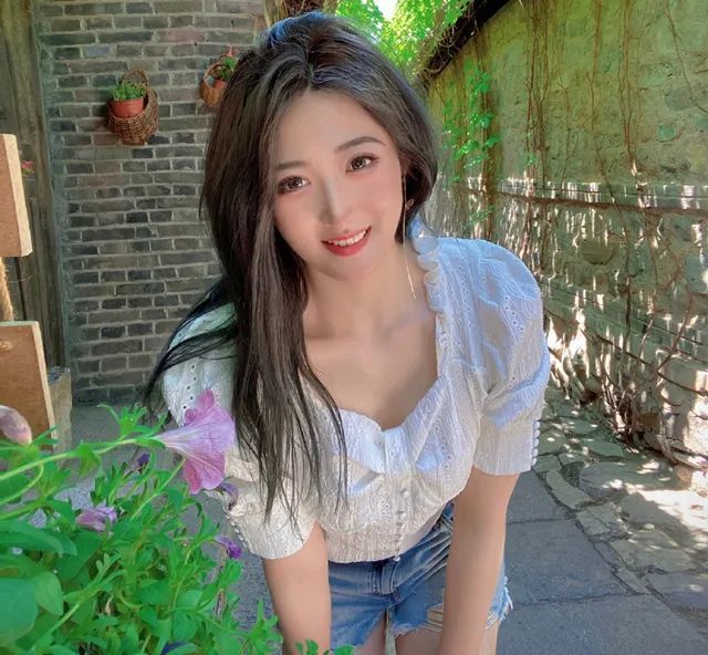 曾进中国女排二队,雷海林晒近照,颜值惊艳,锁定排坛第一美女?