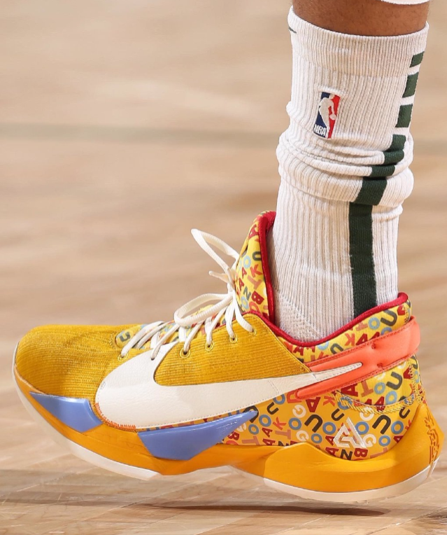 字母哥三代的实物爆光继詹杜欧之后字母哥也要有支线球鞋了