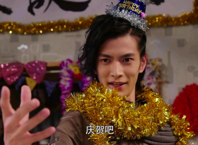 也是庄吾成为逢魔时王后才出来的,时王让沃兹庆贺,如果当时沃兹不庆贺