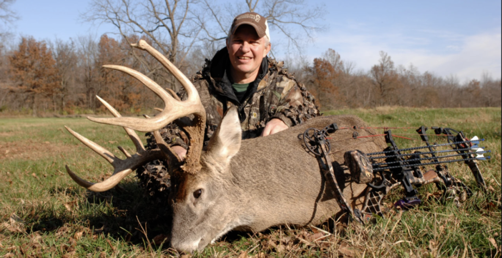 北方的印第安人,会猎杀年长的驯鹿,雄鹿,因为它们背着一大块重达 50