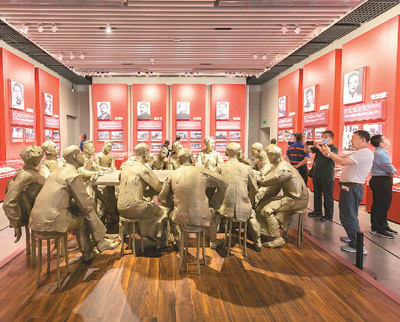 中共一大会场的情景雕塑. 王  初摄(人民视觉)