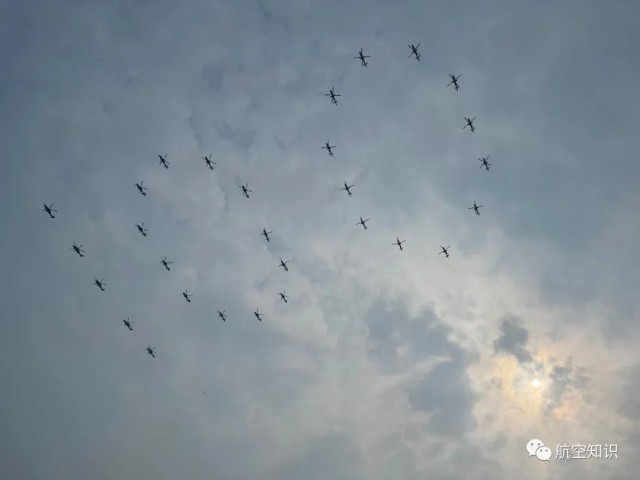 北京上空的战机编队!