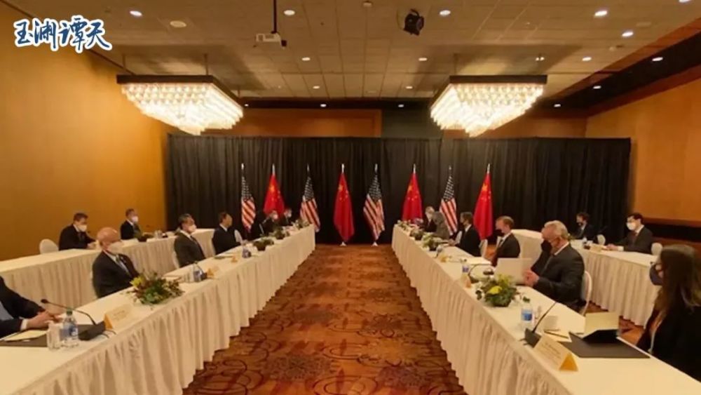 美联社称这次通话的语感,似乎与3月份在阿拉斯加举行的会晤遥相呼应.