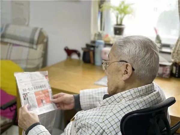 笑中有淚97歲老人將積蓄捐給上海交大背後是一段感人故事