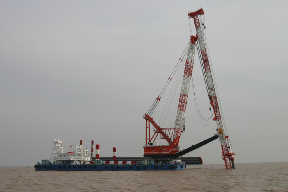 海力801建设杭州湾跨海大桥的最强打桩船