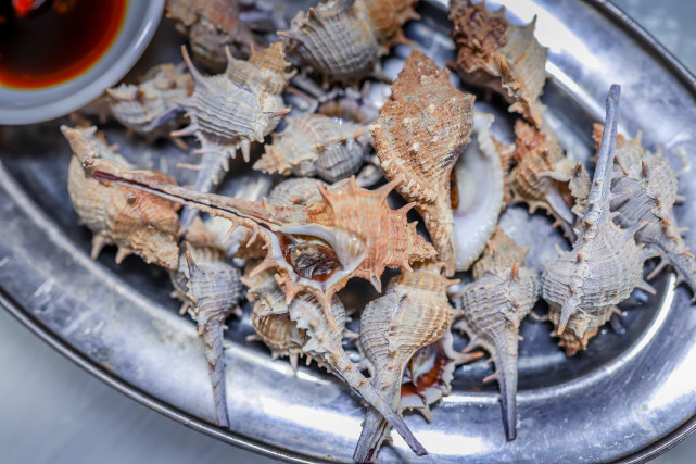 将军帽,一种贝壳类水产,因为外型像清代官员的官帽,所以得这个名字.