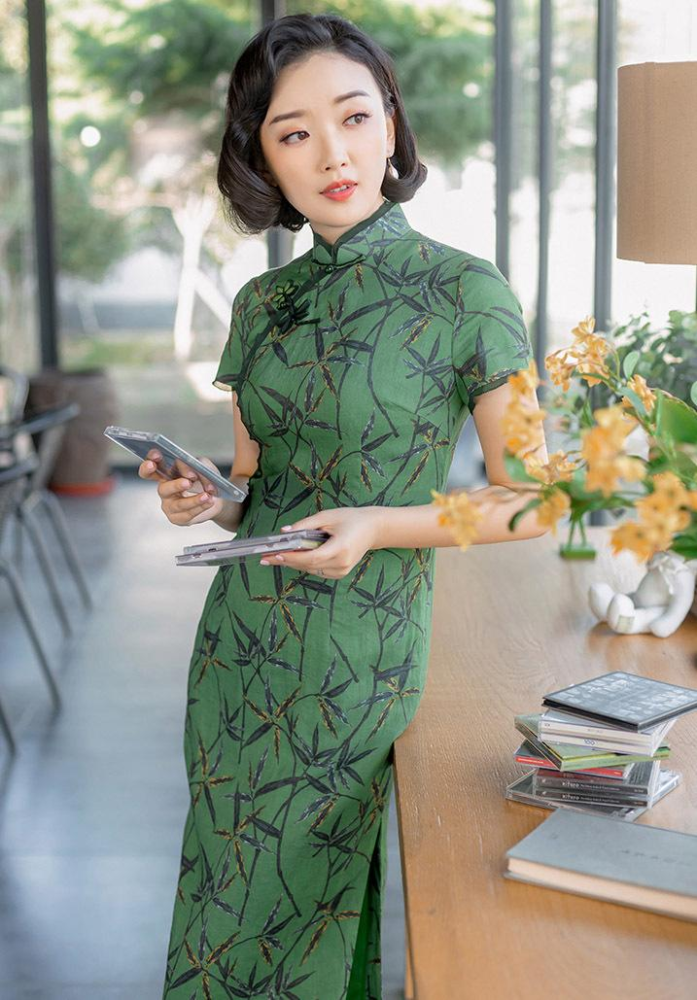 穿旗袍的柯蓝,化身温婉大气的"民国太太",一颦一笑女人味十足_腾讯