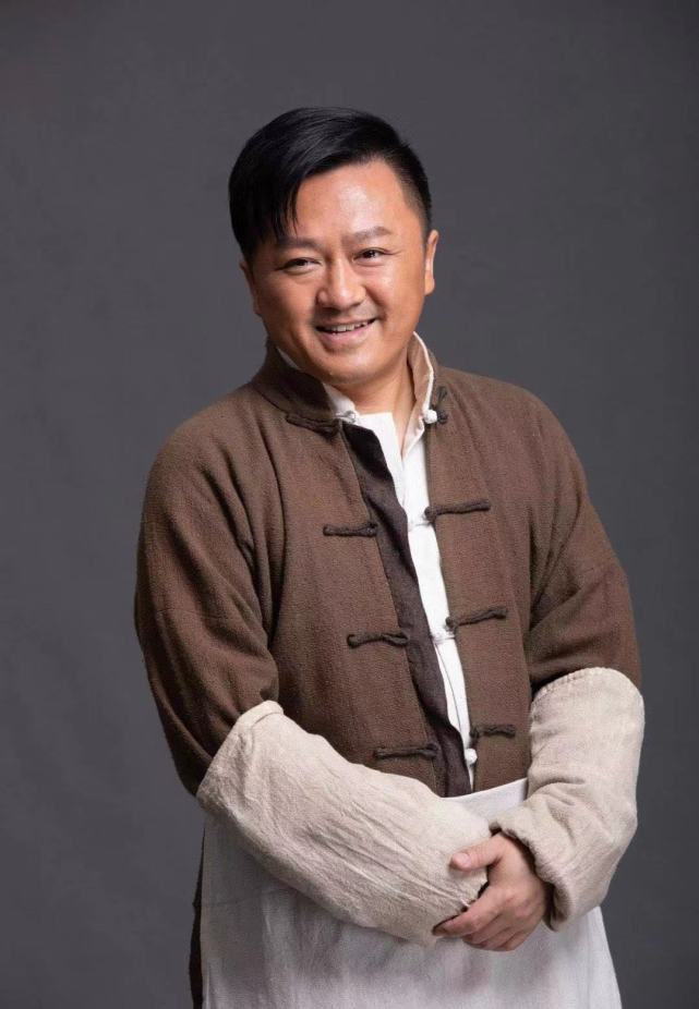 还珠格格中饰演小邓子走红四十多岁还在叛逆者跑龙套