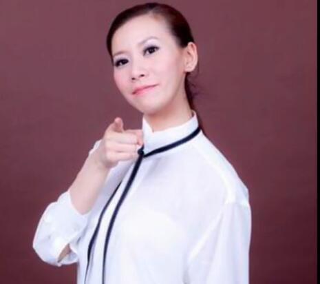 知情人透露东方卫视主持人房海燕的最新动态正在静下心来读书