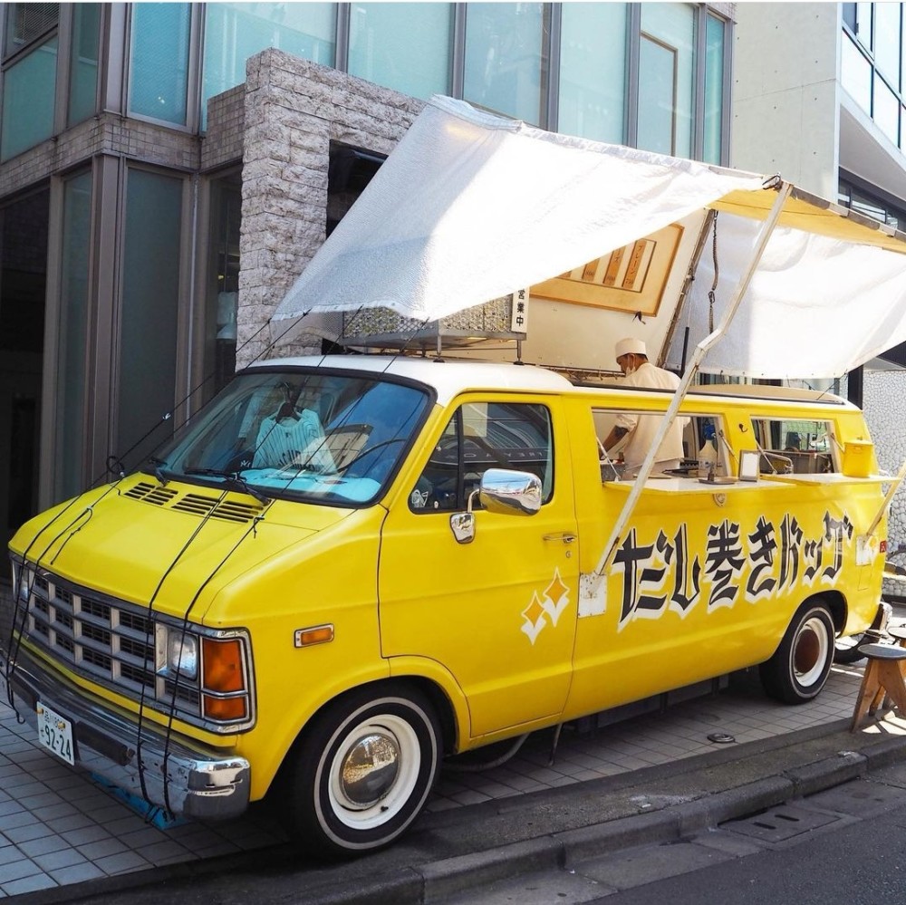 在日本原宿,还有专卖玉子烧热狗的餐车.