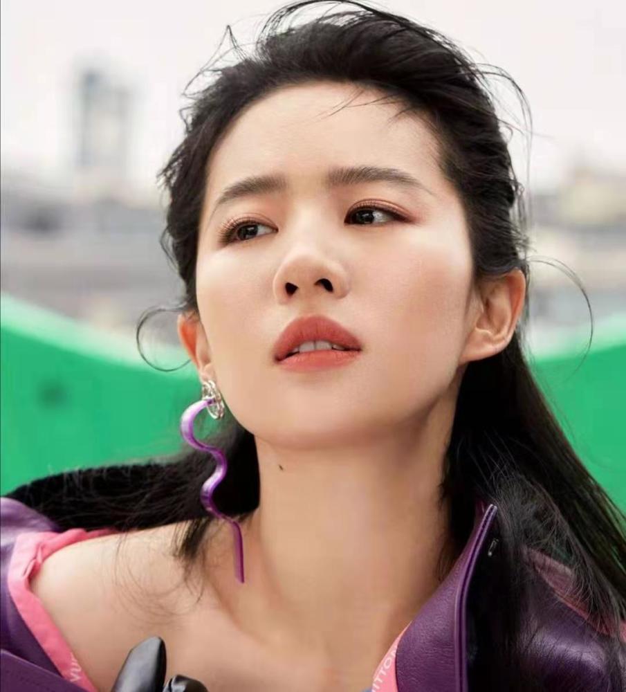 齐刘海公主切刘亦菲继粉发和鱼骨辫后再次解锁新发型