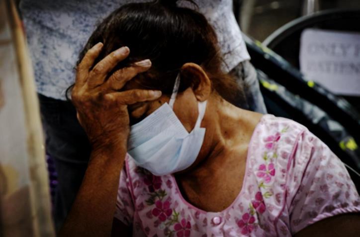 印度新冠患者频繁遭受侵犯,最终病情恶化死在病床_腾讯新闻