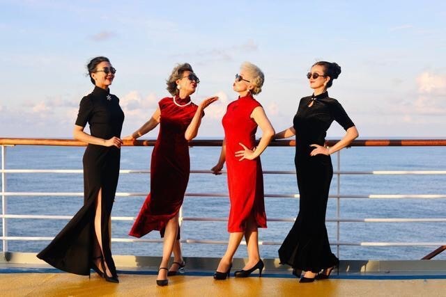 "时髦奶奶团"真长脸,穿一身旗袍美成街头风景,优雅老去的榜样