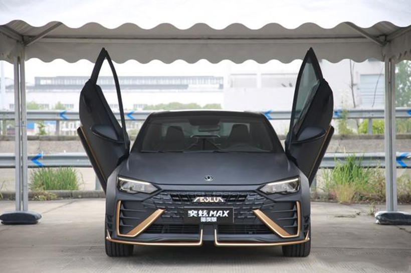 东风风神奕炫max展车到店,原厂剪刀门加持回头率高,1.5t动力足