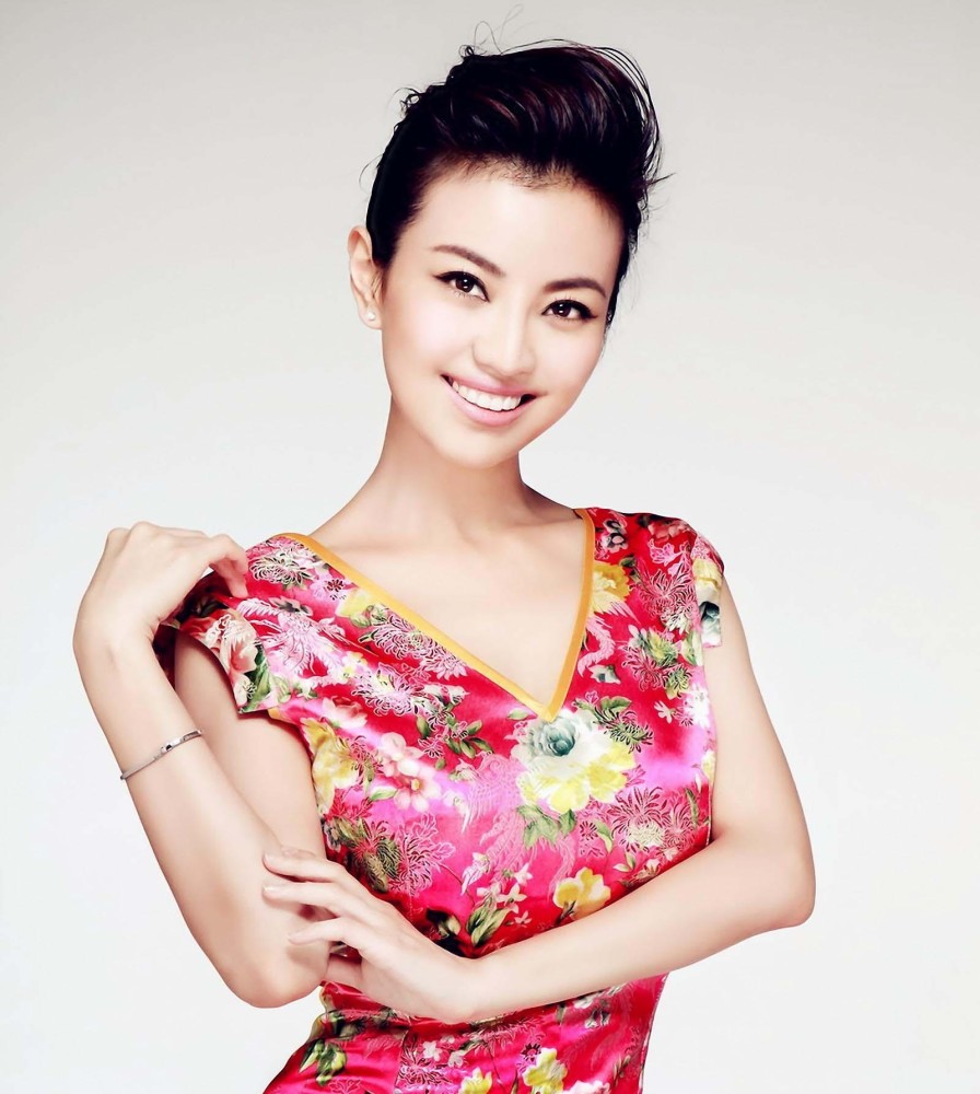 央视主持人涂经纬:为嫁富豪抛弃撒贝宁,今39岁仍单身鲜为人知