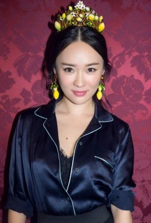 40岁霍思燕被疑怀孕!近照穿衣宽松显大肚,杜江满脸通红像醉酒!