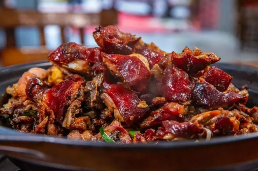 揭秘陆川网红脆皮狗来啦原来狗肉是这么做的