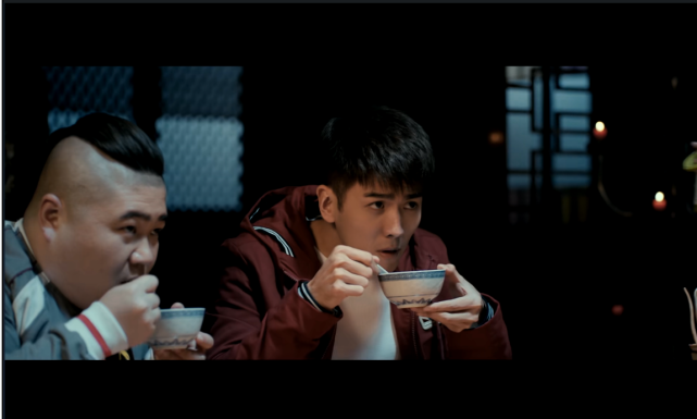 个人觉得龙戬的性格是还原的比较好的,但动漫版有一些男孩的真挚,真人