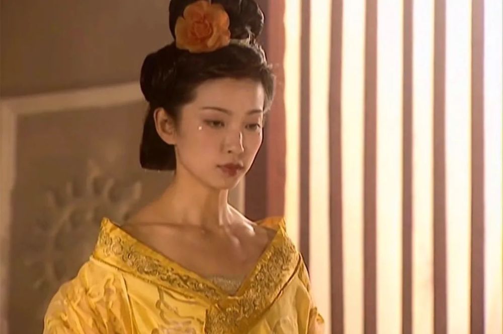 还有婴儿肥未褪的李冰冰,胡静.