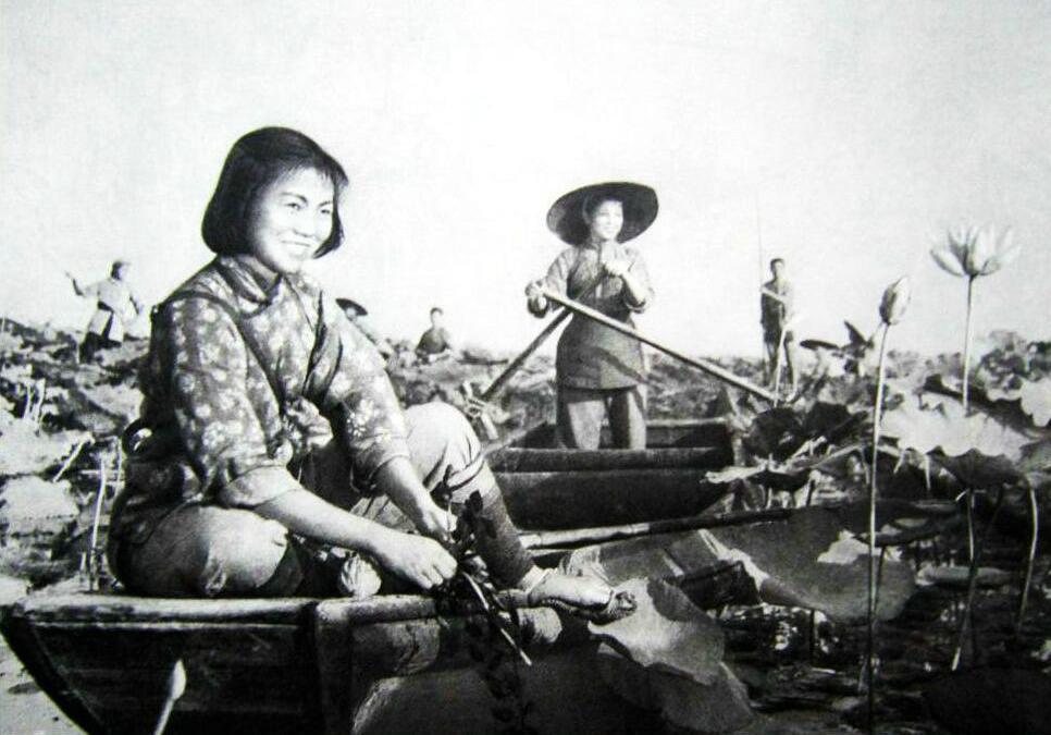 60年后《洪湖赤卫队》演员今昔照 王玉珍成老艺术家 谢添夏奎斌等已