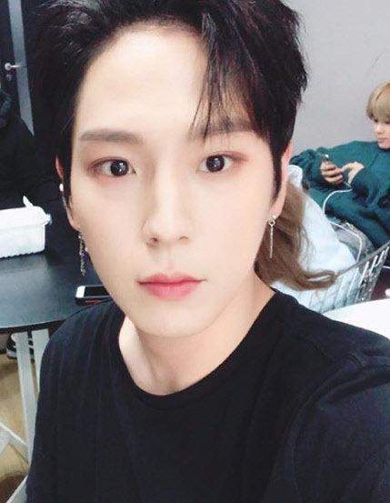 31岁韩国男星家中轻生获救 此前被曝猥亵酒驾 自杀前才发文道歉 全网搜