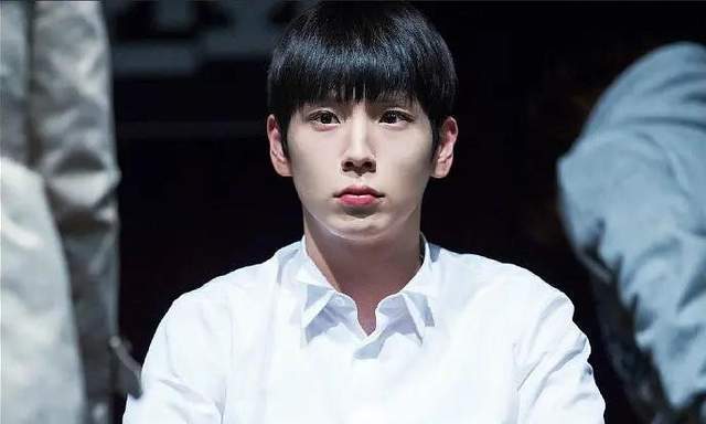 31岁韩国男星家中轻生获救 此前被曝猥亵酒驾 自杀前才发文道歉 全网搜