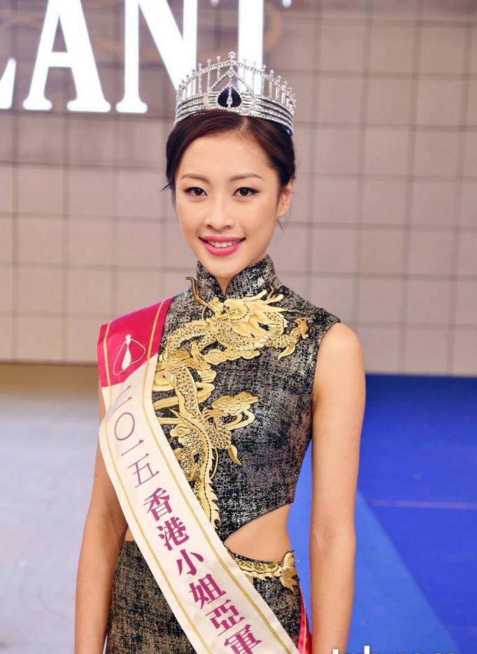 近10年港姐三甲首轮面试照朱千雪素颜亮相麦明诗未选就被认为是冠军