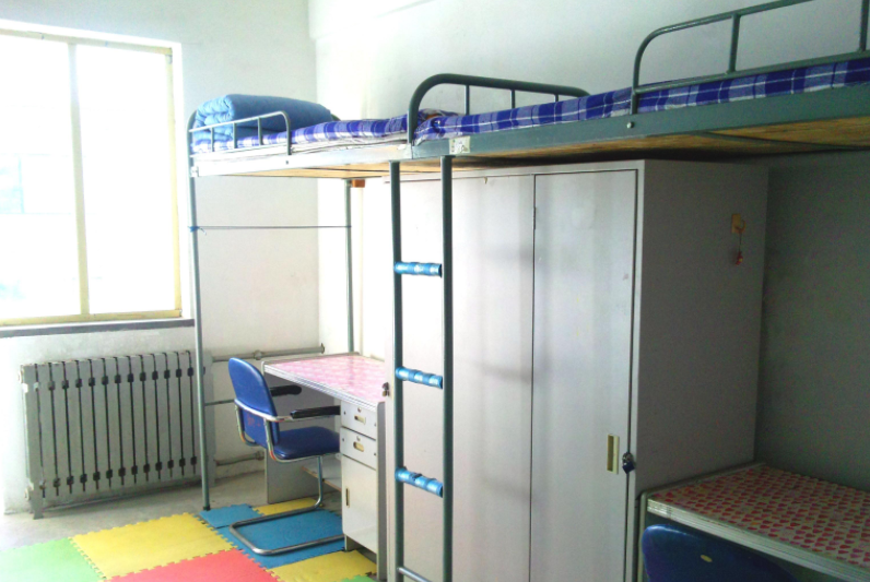 辽东学院宿舍寝室图片