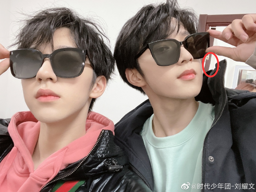 tnt成员为贺峻霖庆生刘耀文晒合影将门框p歪宋亚轩连续两年陪其庆生