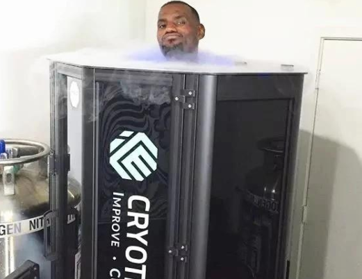 詹姆斯c罗使用的液氮冷冻舱最低能达零下200度是什么原理