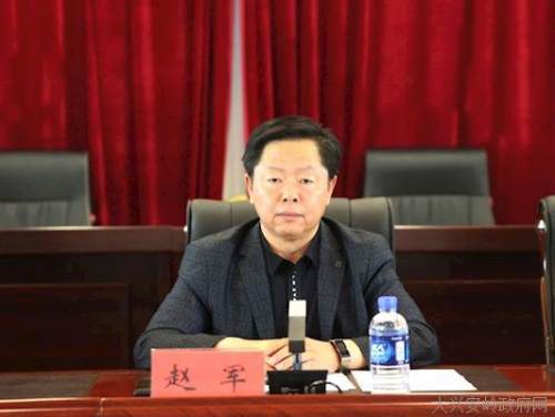 政法各单位相关负责人以及政法系统干警参加此次会议,呼玛县副县长