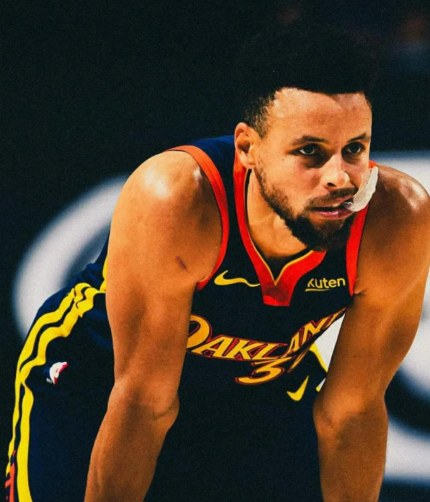 奥尼尔 也许你不想承认，NBA只被2人统治过 詹姆斯只算统治了东部