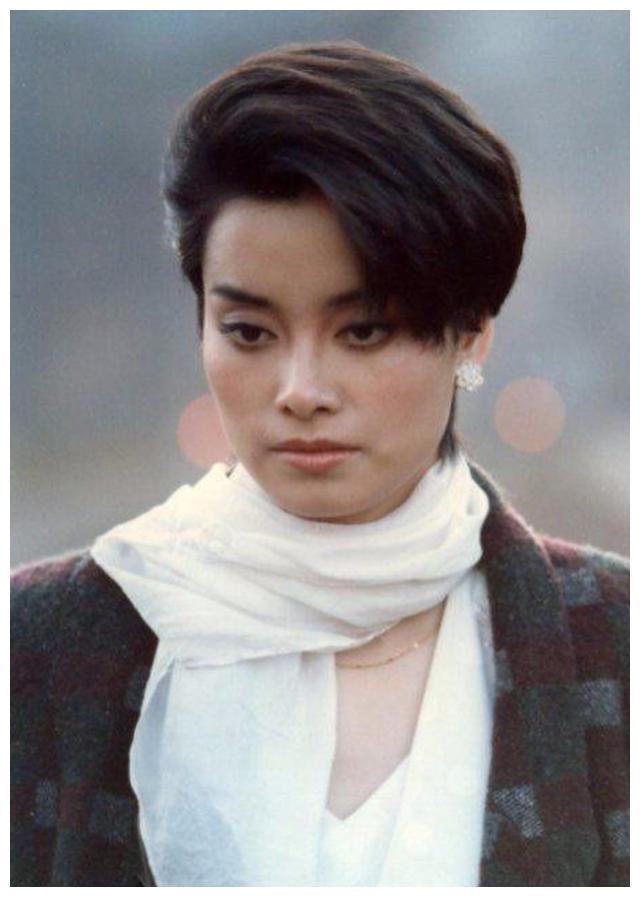 "歌坛大姐大"毛阿敏的大起大落,和她背后的神秘富商丈夫