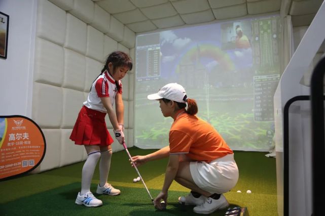 在室内就可以打高尔夫球,你体验过吗?