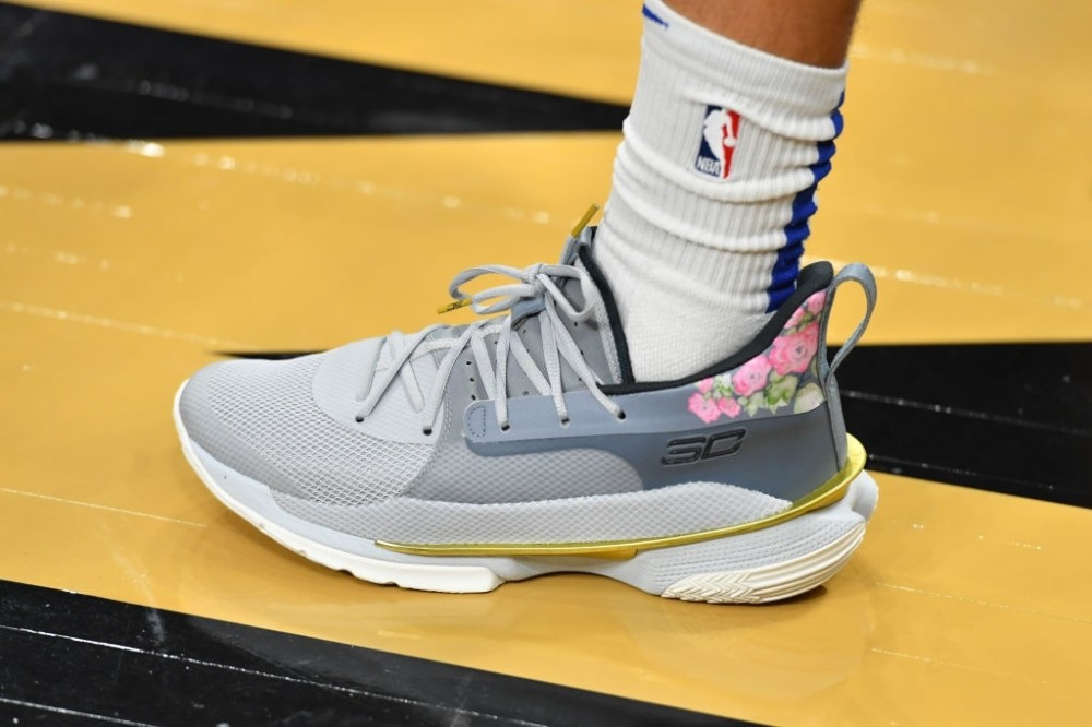 nba球员上脚:库里有点帅,保罗·乔治上脚pg2.5_腾讯新闻