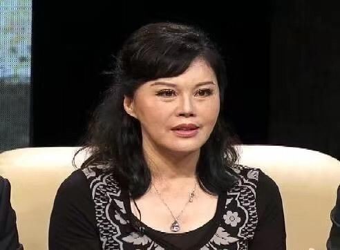 2007年,侯耀文突发心脏病去世,去世的前几天单联丽还在和侯耀文斗气