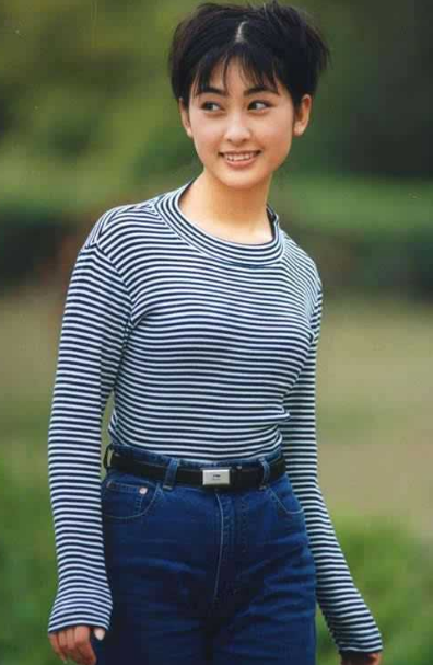 她是吴京唯一"绯闻女友",与张铁林同居多年,今嫁大23岁老戏骨