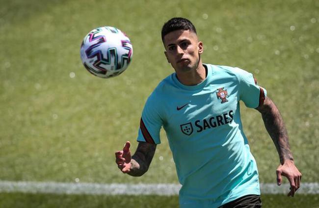 谢弗,霍兰德尔;罗兰·绍洛伊,亚当·绍洛伊 葡萄牙:帕特里西奥;塞梅多