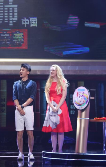 2015年,王帅和江南组成了帅江南组合.