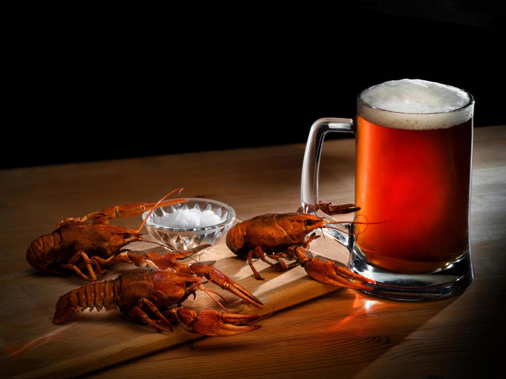 海鲜加啤酒是夏日标配?贪嘴的人当心尿酸结石!