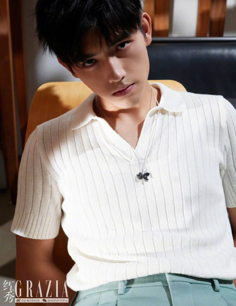 陈飞宇夏日狂想曲大片发布 明朗少年独享悠闲时光_腾讯新闻