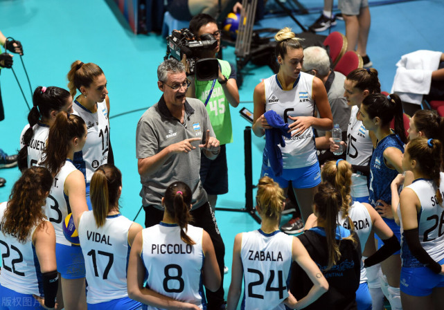 格尔玛尼尔,贝尼特兹接应:皮科洛,摩尔卡多,诺萨其副攻:索萨,赫雷拉