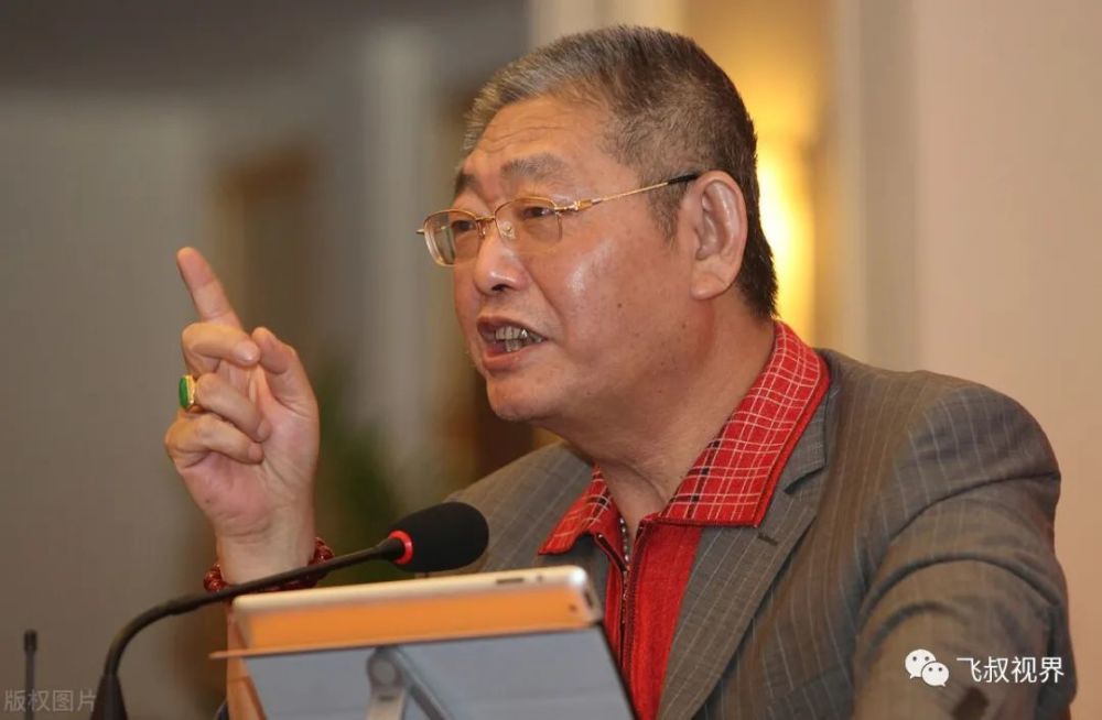 股神"杨百万"去世:事业从报纸开始,报纸里有黄金!