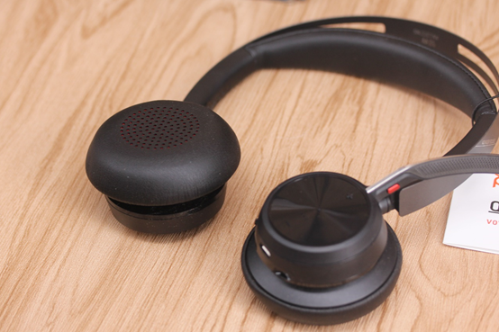 打造真正"专注空间":poly voyager focus 2无线耳机体验_腾讯新闻