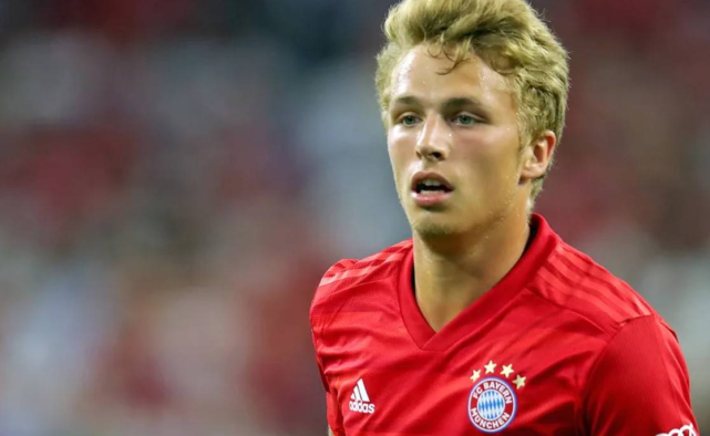 阿尔普出道于汉堡青训,16/17赛季时,阿尔普以主力身份参加了u17梯队的