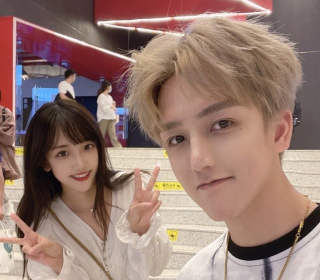 临界十缨和罗西再进一步,双方家长见面,大王真要嫁人了?