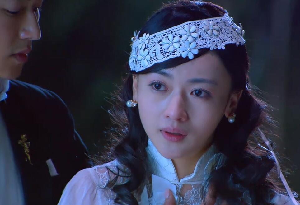 烽火佳人8年后女主无戏可拍男主卷入命案女配跻身一线