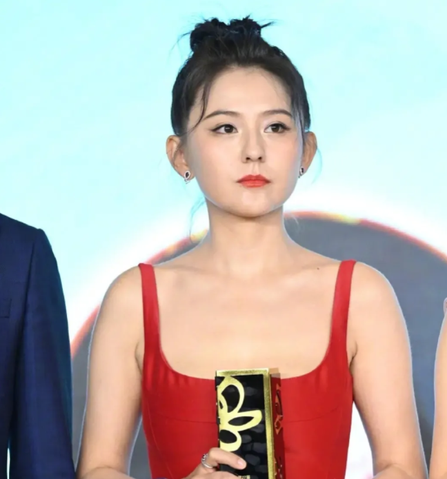 第27届白玉兰奖,正午依然是最大赢家,热依扎或成为最年轻的视后