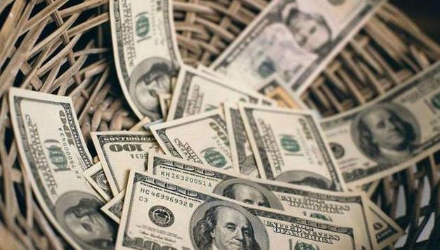 搬石头砸自己的脚,俄部长:人民币也能帮忙