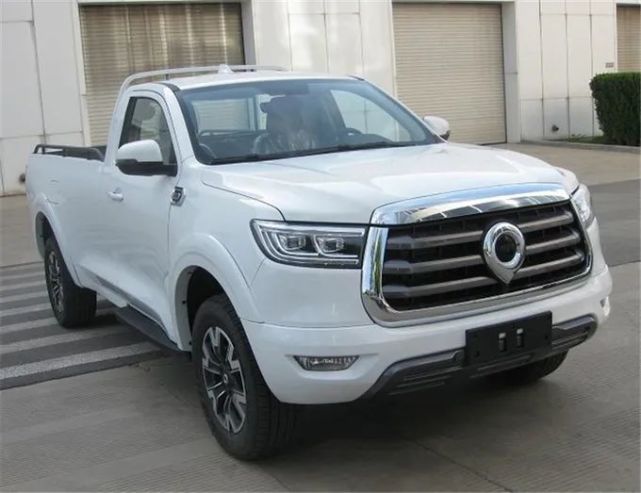 长城又推出一款单排皮卡汽柴油兼备载重接近15吨